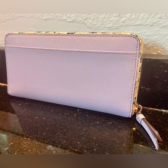 Kate Spade Lilac and Floral Wallet Like New Condition! - Picture 7 of 14